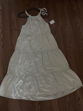 Velvet Heart Sage Green Tiered Halter Midi Dress - NWT